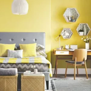 ترکیب رنگ خاکستری و زرد اتاق خواب